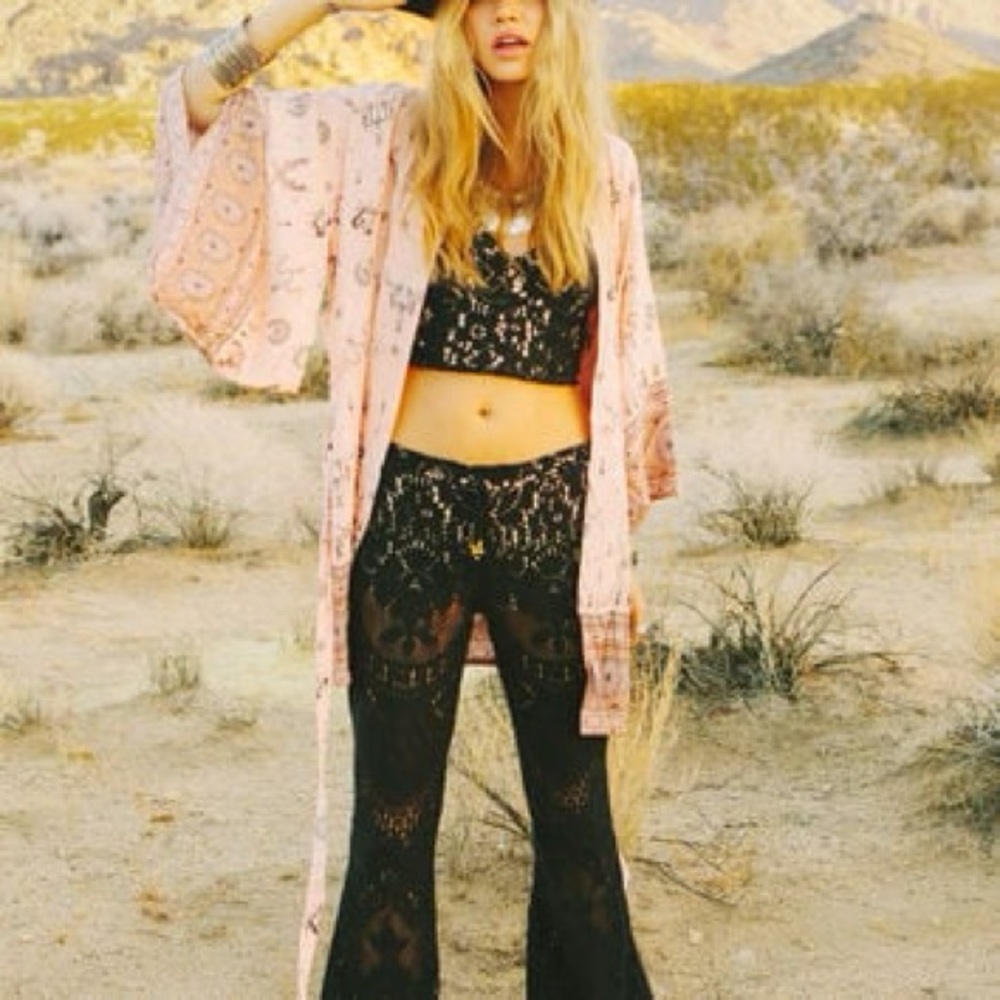 Vintage Spell and the Gypsy Lace Crop Top. Small. NWOT.